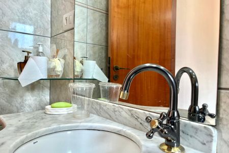 Casa para alugar com 250m², 3 quartos e 3 vagas Casa para alugar com 250m², 3 quartos e 3 vagasBanheiro da Suíte 2