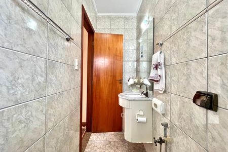 Casa para alugar com 250m², 3 quartos e 3 vagas Casa para alugar com 250m², 3 quartos e 3 vagasBanheiro da Suíte 2