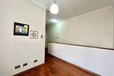 Casa para alugar com 250m², 3 quartos e 3 vagas Casa para alugar com 250m², 3 quartos e 3 vagasCorredor