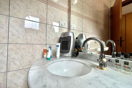 Casa para alugar com 250m², 3 quartos e 3 vagas Casa para alugar com 250m², 3 quartos e 3 vagasBanheiro da Suíte 3