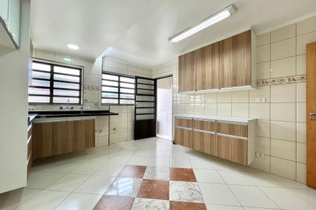 Casa para alugar com 250m², 3 quartos e 3 vagas Casa para alugar com 250m², 3 quartos e 3 vagasCozinha