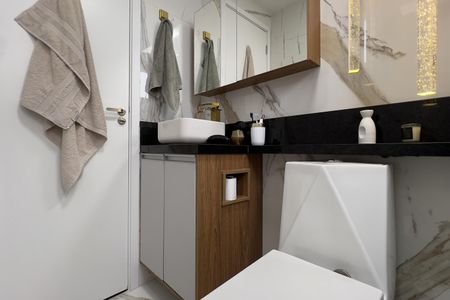 Banheiro de apartamento à venda com 2 quartos, 51m² em Macedo, Guarulhos