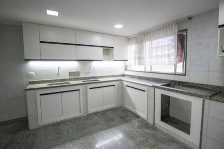Apartamento para alugar com 80m², 2 quartos e 1 vagaCozinha