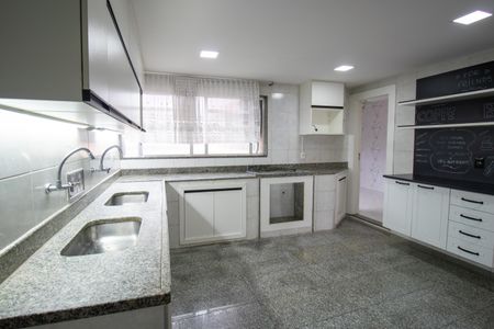 Apartamento para alugar com 80m², 2 quartos e 1 vagaCozinha