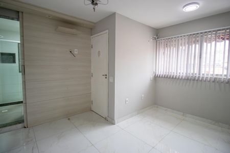 Quarto 1 de apartamento para alugar com 2 quartos, 80m² em Ramos, Rio de Janeiro
