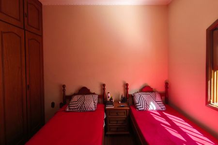 Casa à venda com 220m², 3 quartos e 5 vagasQuarto 2