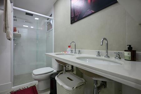 Apartamento à venda com 128m², 3 quartos e 2 vagasBanheiro Suíte 1