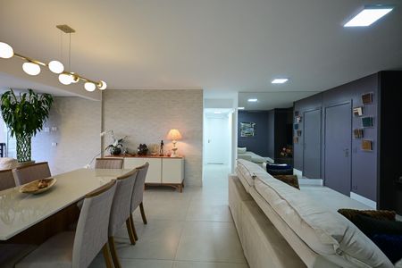 Apartamento à venda com 128m², 3 quartos e 2 vagasSala