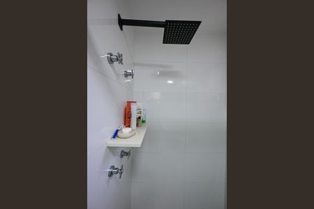 Apartamento à venda com 128m², 3 quartos e 2 vagasChuveiro da Suíte 1