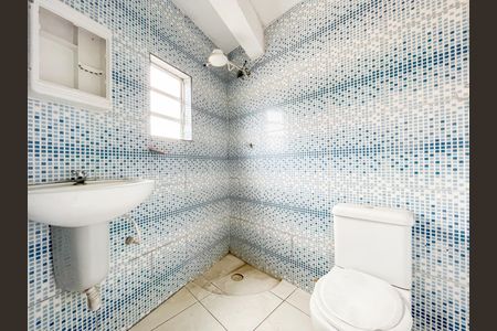 Banheiro de kitnet/studio para alugar com 1 quarto, 37m² em Santa Maria, Osasco