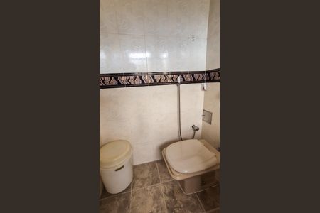 Casa para alugar com 220m², 3 quartos e 2 vagasBanheiro 2