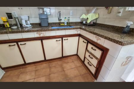 Casa para alugar com 220m², 3 quartos e 2 vagasCozinha