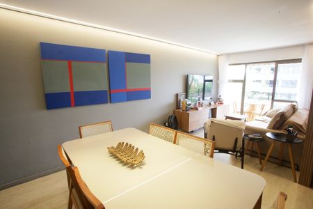 Apartamento à venda com 99m², 3 quartos e 2 vagasSala
