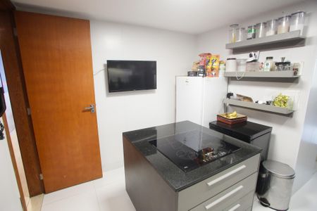 Apartamento à venda com 99m², 3 quartos e 2 vagasCozinha
