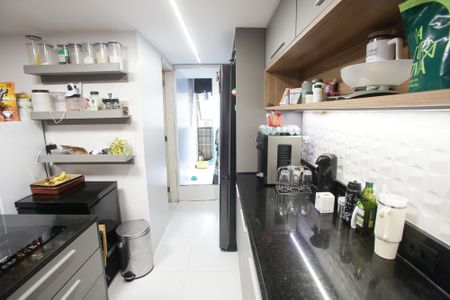 Apartamento à venda com 99m², 3 quartos e 2 vagasCozinha