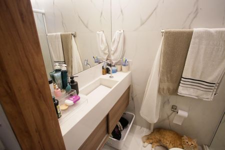 Apartamento à venda com 99m², 3 quartos e 2 vagasBanheiro da Suíte