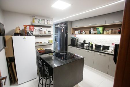 Apartamento à venda com 99m², 3 quartos e 2 vagasCozinha