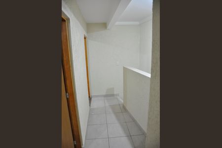 Detalhe - Corredor Quartos de casa para alugar com 2 quartos, 35m² em Vila Jaraguá, São Paulo
