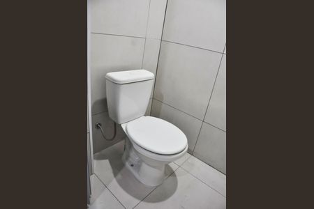 Casa para alugar com 35m², 2 quartos e sem vaga Casa para alugar com 35m², 2 quartos e sem vagaDetalhe - Banheiro Social