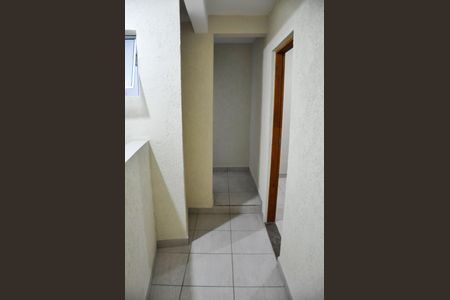 Detalhe - Corredor Quartos de casa para alugar com 2 quartos, 35m² em Vila Jaraguá, São Paulo