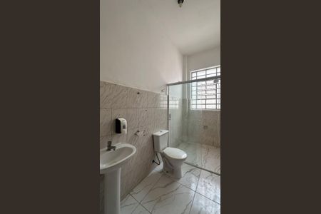 Casa para alugar com 294m², 4 quartos e 5 vagasBanheiro Social