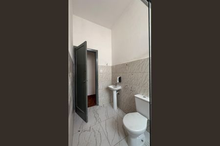 Casa para alugar com 294m², 4 quartos e 5 vagasBanheiro Social