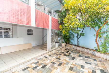 Casa para alugar com 240m², 4 quartos e 4 vagas Casa para alugar com 240m², 4 quartos e 4 vagasÁrea externa