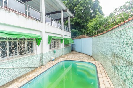 Casa para alugar com 240m², 4 quartos e 4 vagas Casa para alugar com 240m², 4 quartos e 4 vagasÁrea externa