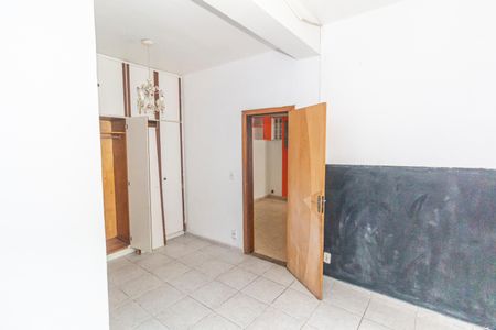 Casa para alugar com 240m², 4 quartos e 4 vagas Casa para alugar com 240m², 4 quartos e 4 vagasQuarto 2