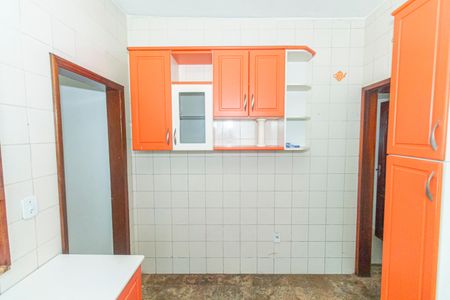 Casa para alugar com 240m², 4 quartos e 4 vagas Casa para alugar com 240m², 4 quartos e 4 vagasCozinha