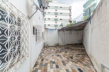 Casa para alugar com 240m², 4 quartos e 4 vagas Casa para alugar com 240m², 4 quartos e 4 vagasÁrea externa