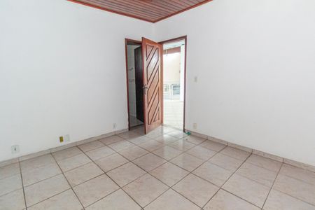 Casa para alugar com 240m², 4 quartos e 4 vagas Casa para alugar com 240m², 4 quartos e 4 vagasSuíte 2