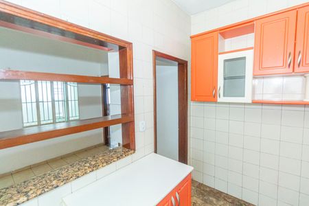Casa para alugar com 240m², 4 quartos e 4 vagas Casa para alugar com 240m², 4 quartos e 4 vagasCozinha