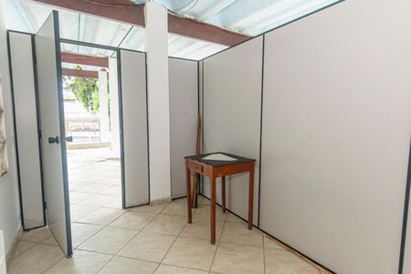 Casa para alugar com 240m², 4 quartos e 4 vagas Casa para alugar com 240m², 4 quartos e 4 vagasTerraço