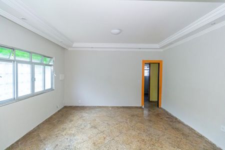 Sala de casa para alugar com 4 quartos, 240m² em Vila Valqueire, Rio de Janeiro