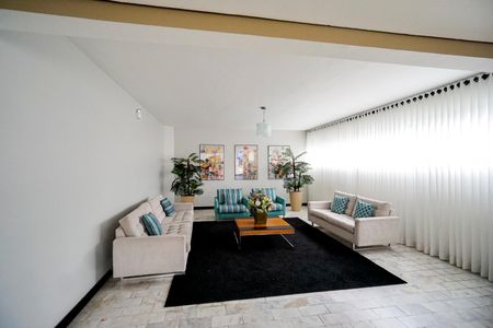 Apartamento à venda com 75m², 2 quartos e 1 vaga Apartamento à venda com 75m², 2 quartos e 1 vagaLounge