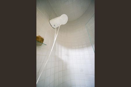 Apartamento à venda com 75m², 2 quartos e 1 vaga Apartamento à venda com 75m², 2 quartos e 1 vagaChuveiro