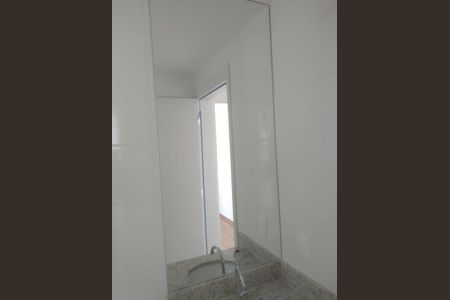 banheiro 2 de apartamento à venda com 2 quartos, 55m² em Buritis, Belo Horizonte