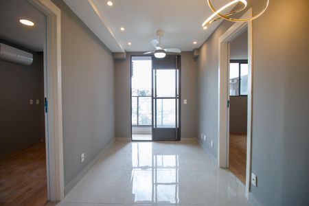 Sala de apartamento para alugar com 2 quartos, 41m² em Santo Cristo, Rio de Janeiro