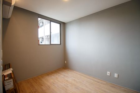 Quarto 1 de apartamento para alugar com 2 quartos, 41m² em Santo Cristo, Rio de Janeiro