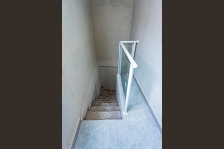 Casa para alugar com 300m², 2 quartos e 1 vagaEscada