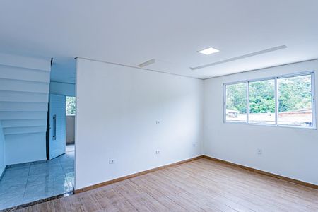 Sala de casa para alugar com 2 quartos, 30m² em Vila Jaraguá, São Paulo