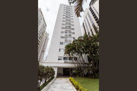 Apartamento para alugar com 46m², 1 quarto e 2 vagas Apartamento para alugar com 46m², 1 quarto e 2 vagasFachada