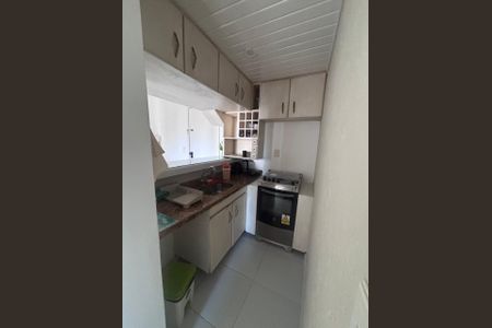 Cozinha de apartamento para alugar com 1 quarto, 44m² em Caminho das Árvores, Salvador