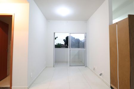 Sala de apartamento para alugar com 2 quartos, 57m² em Jardim Holanda, Uberlândia