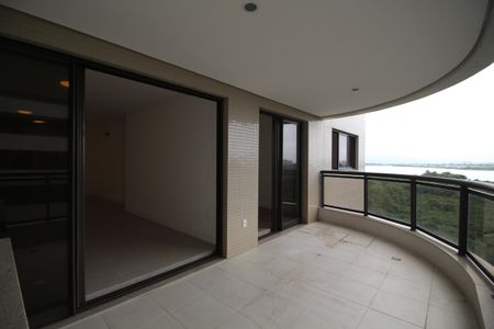 Apartamento para alugar com 109m², 3 quartos e 2 vagasVaranda