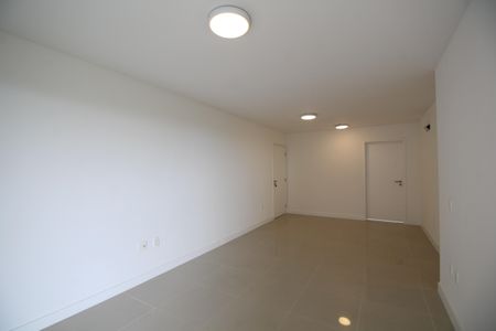 Sala de apartamento para alugar com 3 quartos, 109m² em Barra da Tijuca, Rio de Janeiro