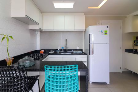 Cozinha de apartamento para alugar com 2 quartos, 38m² em Vila Butantã, São Paulo