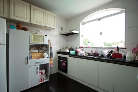 Casa para alugar com 407m², 4 quartos e 3 vagasCozinha 