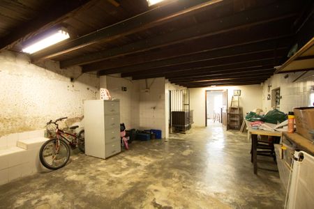 Casa para alugar com 407m², 4 quartos e 3 vagasPorão 